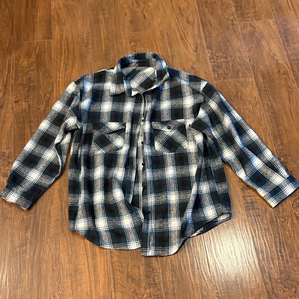 ❄️  Plaid Shacket size XL